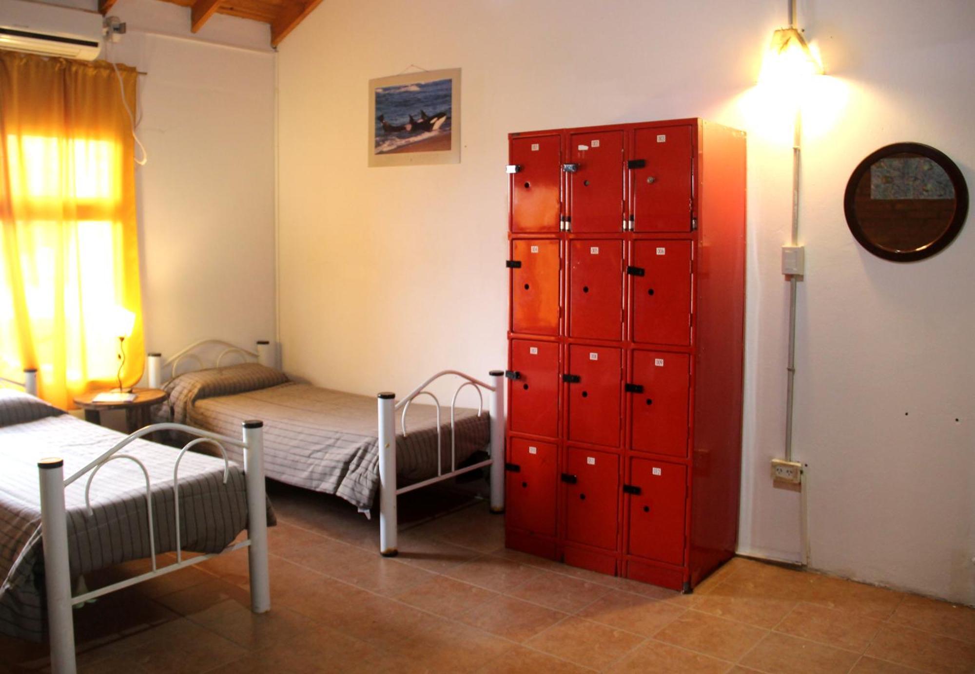 Hostel Bahía Ballenas Puerto Pirámides Zimmer foto